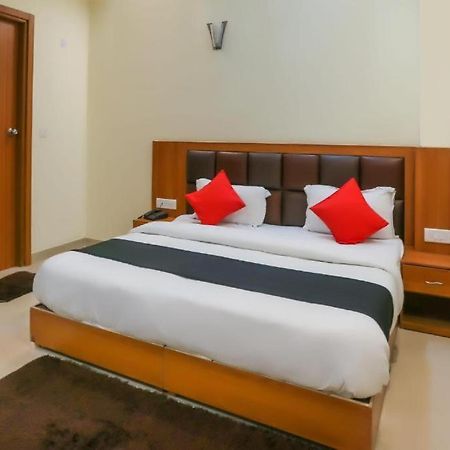 Capital O Bvh Hospitality Near Pvr Ansal Plaza Greater Noida Hotel Exterior photo